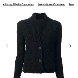 Issey Miyake Cauliflower jacket. Excellent condition. Worn once. Dark black.